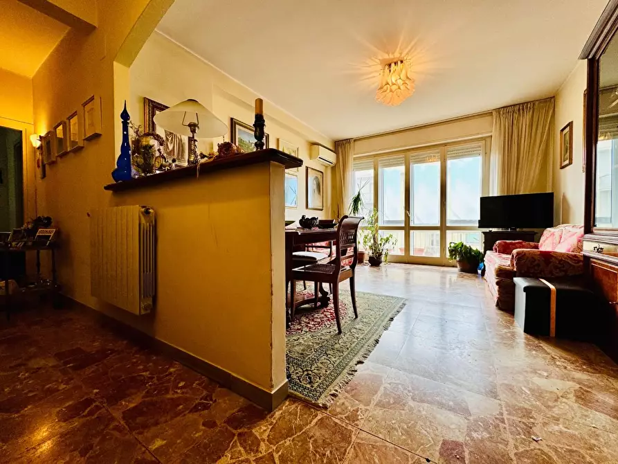 Immagine 2 di Appartamento in vendita  a Camaiore