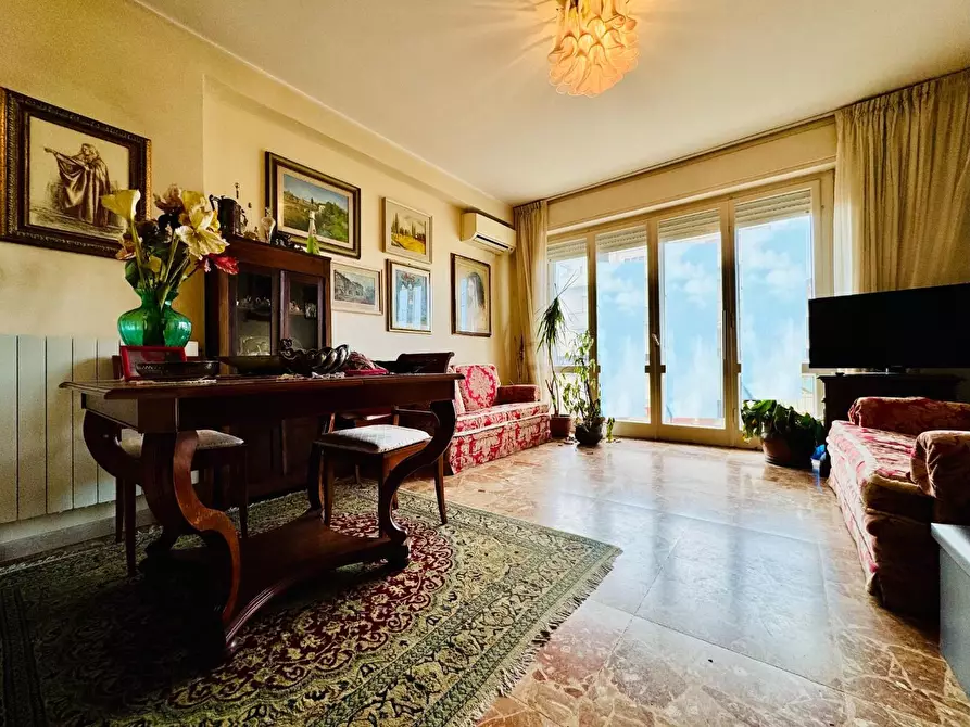 Immagine 4 di Appartamento in vendita  a Camaiore