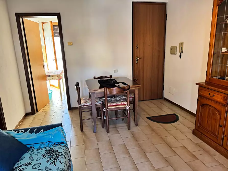 Immagine 2 di Appartamento in vendita  a Viareggio