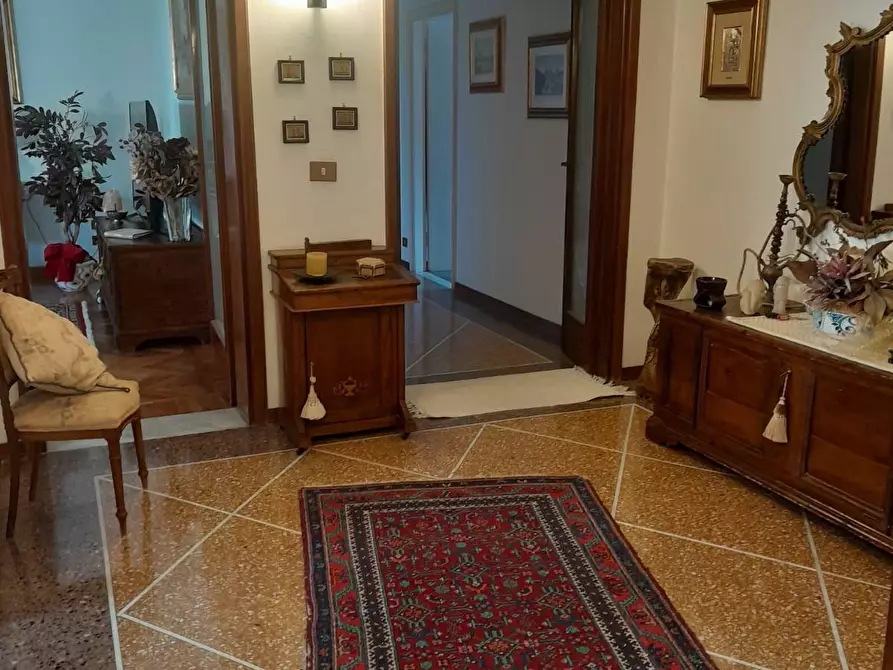 Immagine 11 di Appartamento in vendita  a Livorno