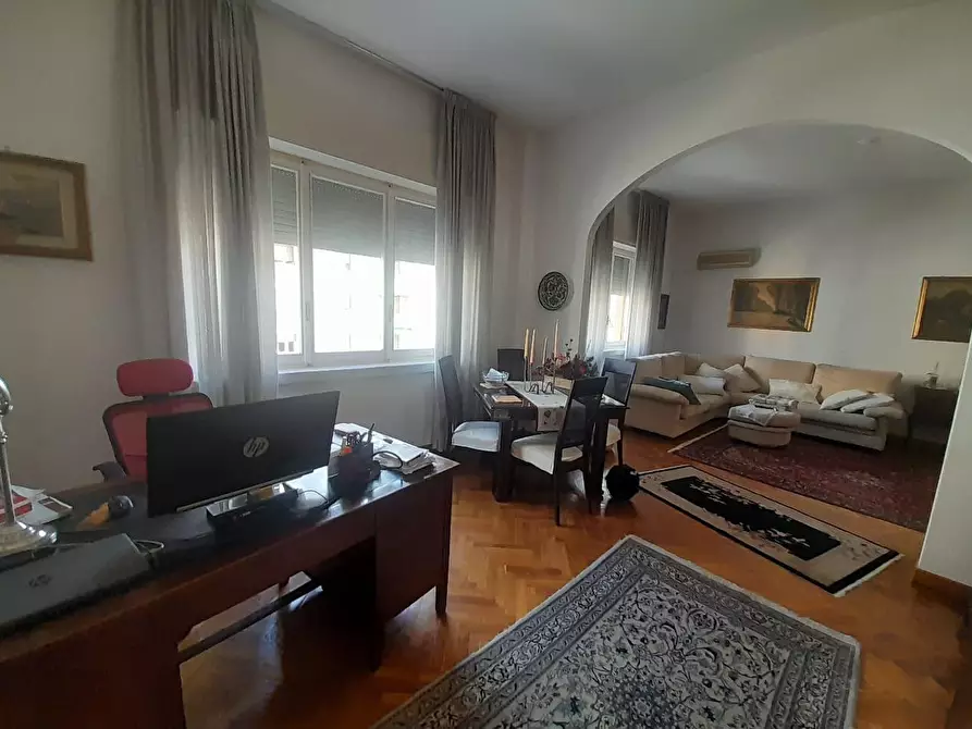 Immagine 2 di Appartamento in vendita  a Livorno