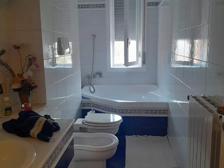 Immagine 18 di Appartamento in vendita  a Livorno