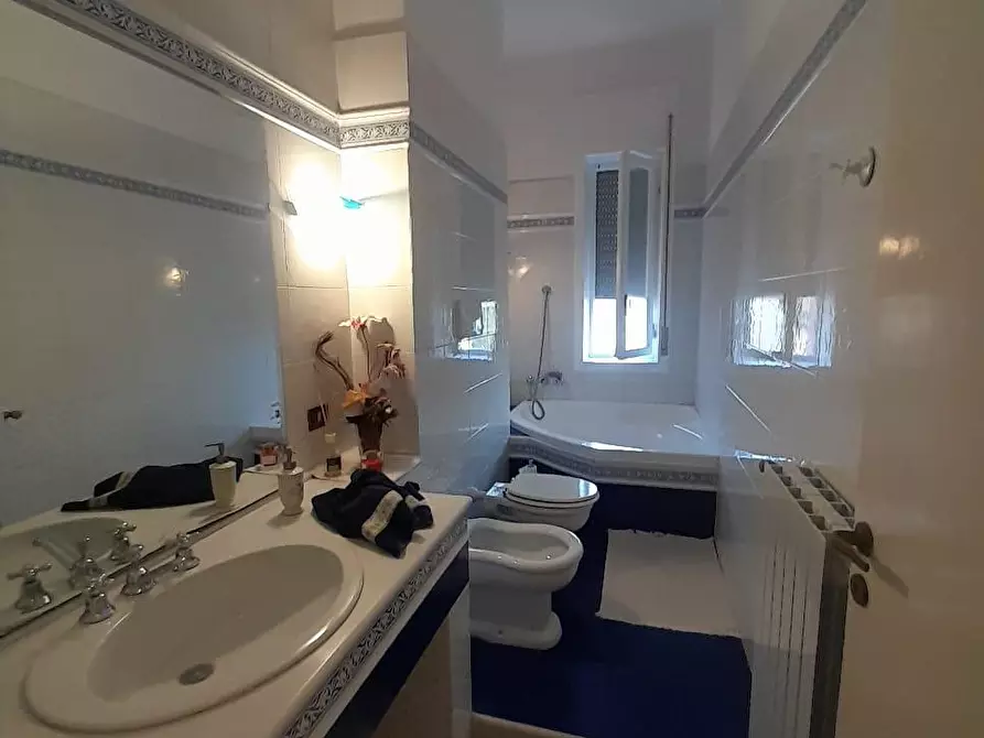 Immagine 21 di Appartamento in vendita  a Livorno