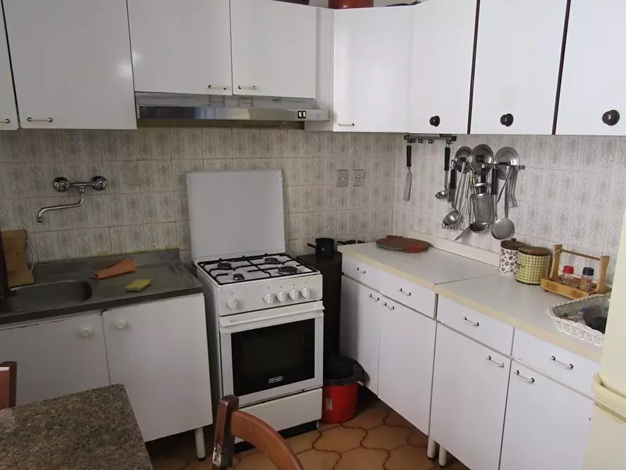 Immagine 3 di Appartamento in vendita  a Carrara