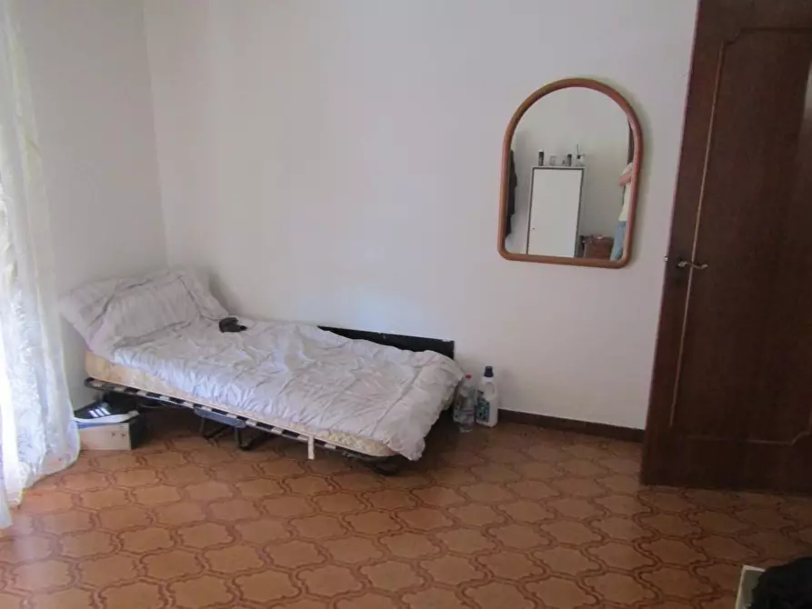 Immagine 12 di Appartamento in vendita  a Carrara