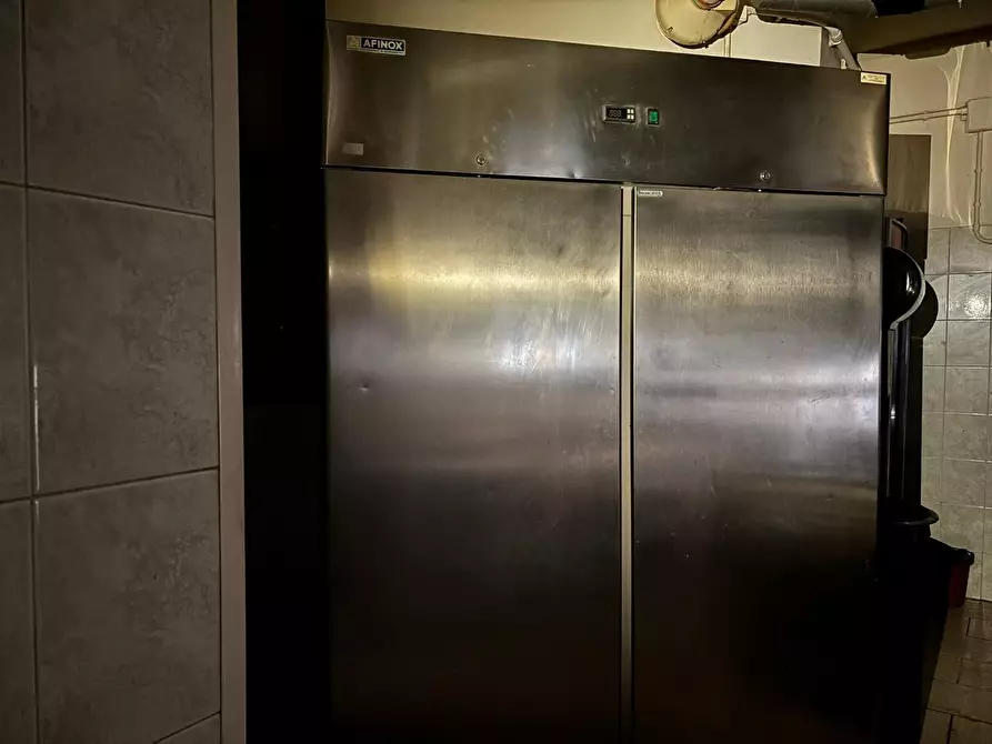 Immagine 20 di Negozio in affitto  a Roma