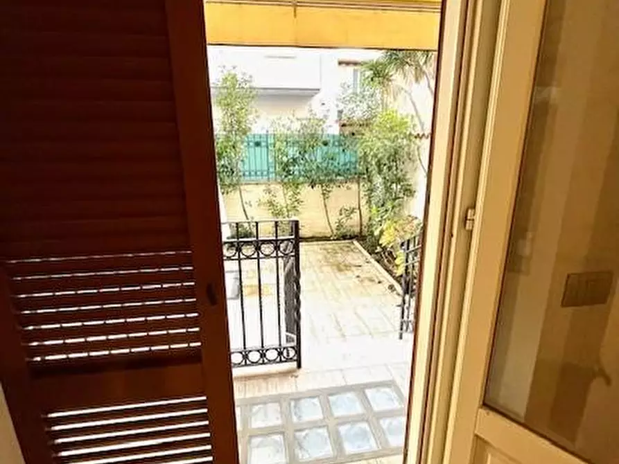 Immagine 14 di Appartamento in vendita  a Viareggio