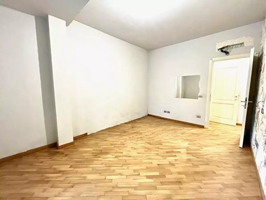 Immagine 16 di Appartamento in vendita  a Viareggio