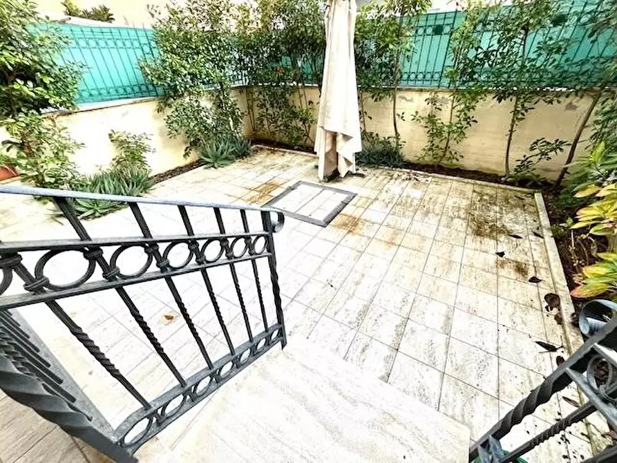 Immagine 35 di Appartamento in vendita  a Viareggio