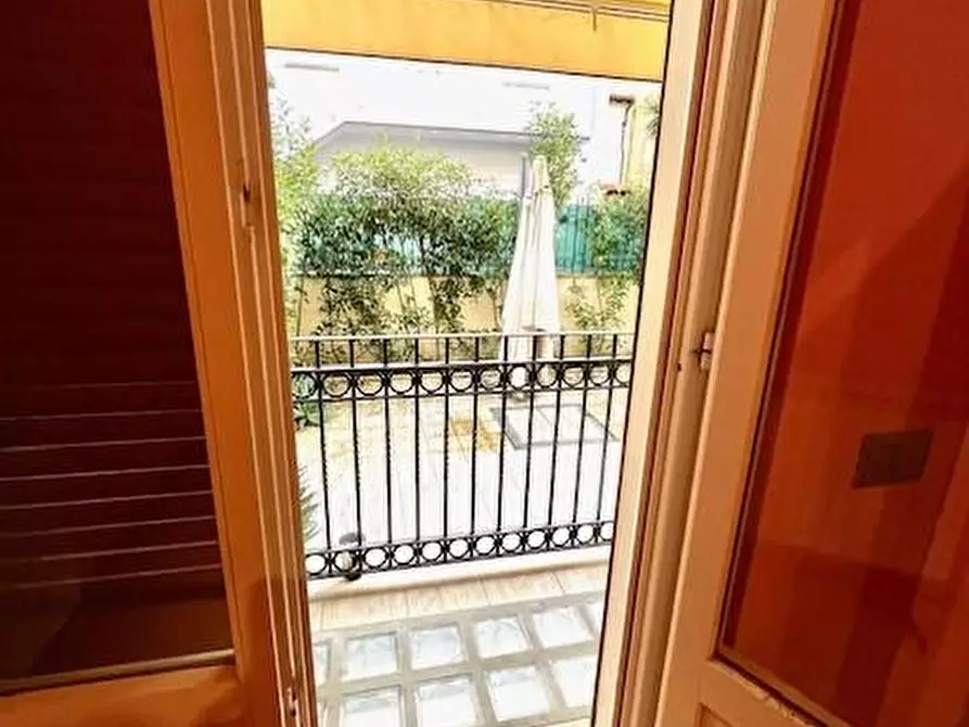 Immagine 20 di Appartamento in vendita  a Viareggio