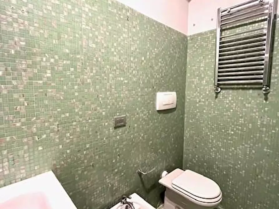 Immagine 9 di Appartamento in vendita  a Viareggio