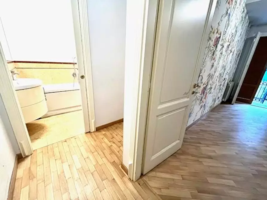 Immagine 25 di Appartamento in vendita  a Viareggio