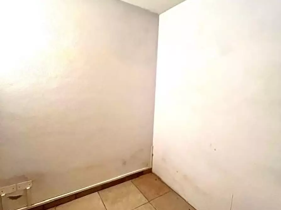 Immagine 29 di Appartamento in vendita  a Viareggio