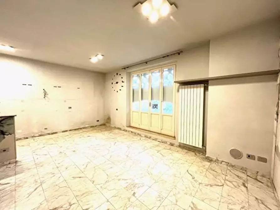 Immagine 3 di Appartamento in vendita  a Viareggio