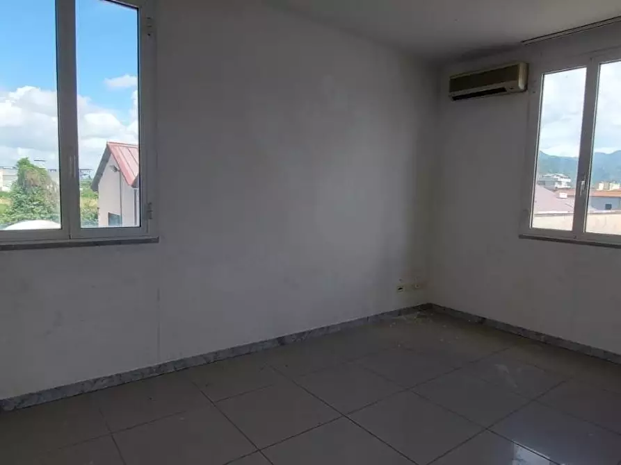 Immagine 5 di Ufficio in affitto  a Carrara