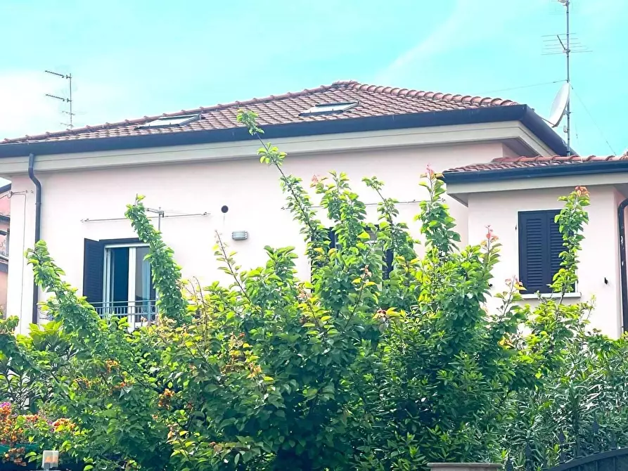 Immagine 15 di Villetta a schiera in vendita  a Carrara