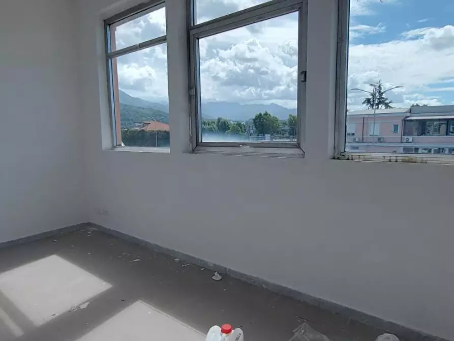 Immagine 3 di Ufficio in affitto  a Carrara