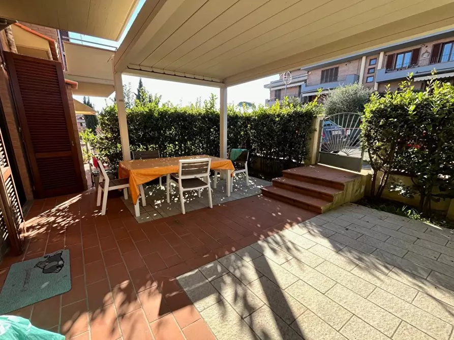 Immagine 14 di Appartamento in vendita  a San Gimignano