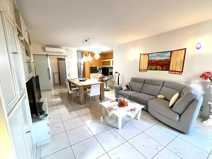 Immagine 2 di Appartamento in vendita  a San Gimignano