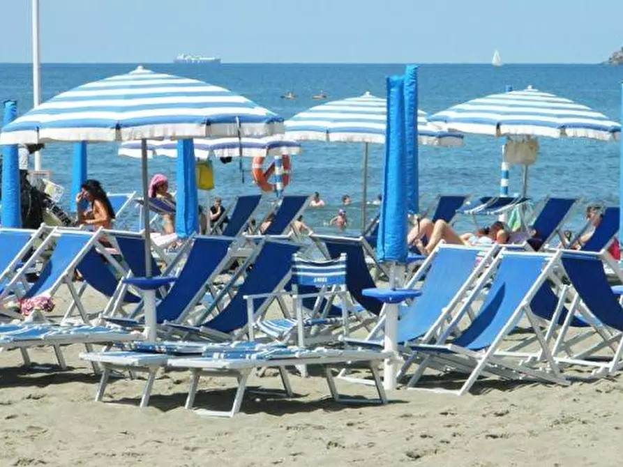 Immagine 23 di Casa indipendente in vendita  a Carrara