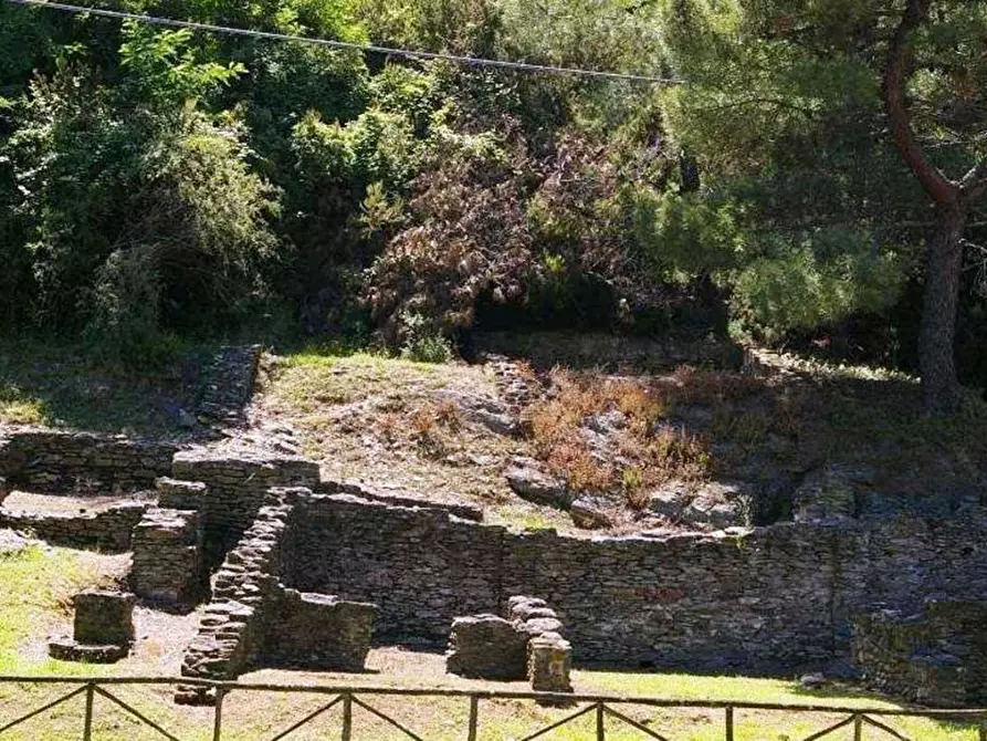Immagine 25 di Casa indipendente in vendita  a Carrara