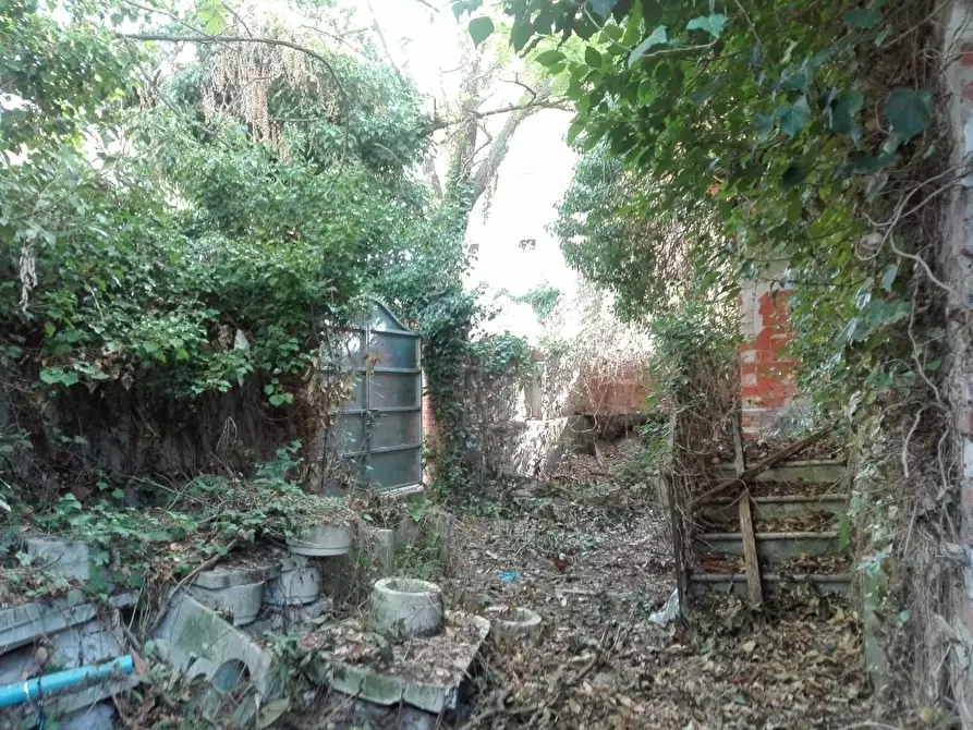 Immagine 12 di Casa indipendente in vendita  a Carrara