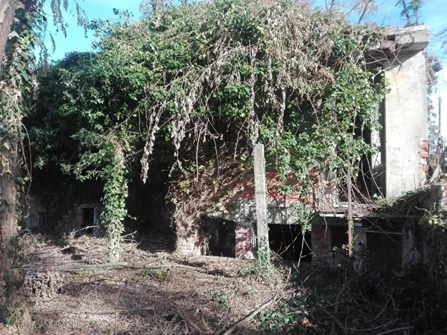 Immagine 10 di Casa indipendente in vendita  a Carrara