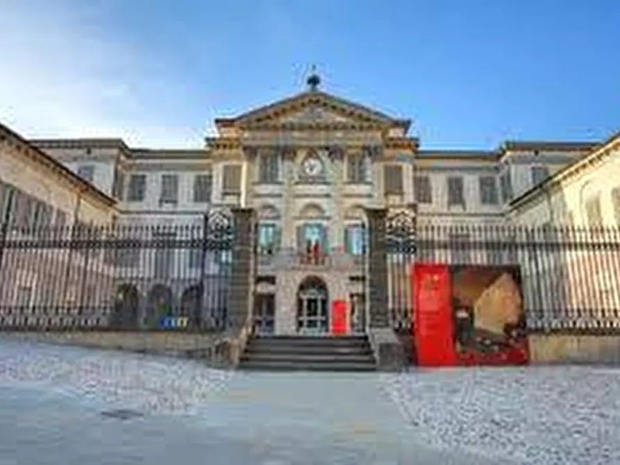 Immagine 18 di Casa indipendente in vendita  a Carrara