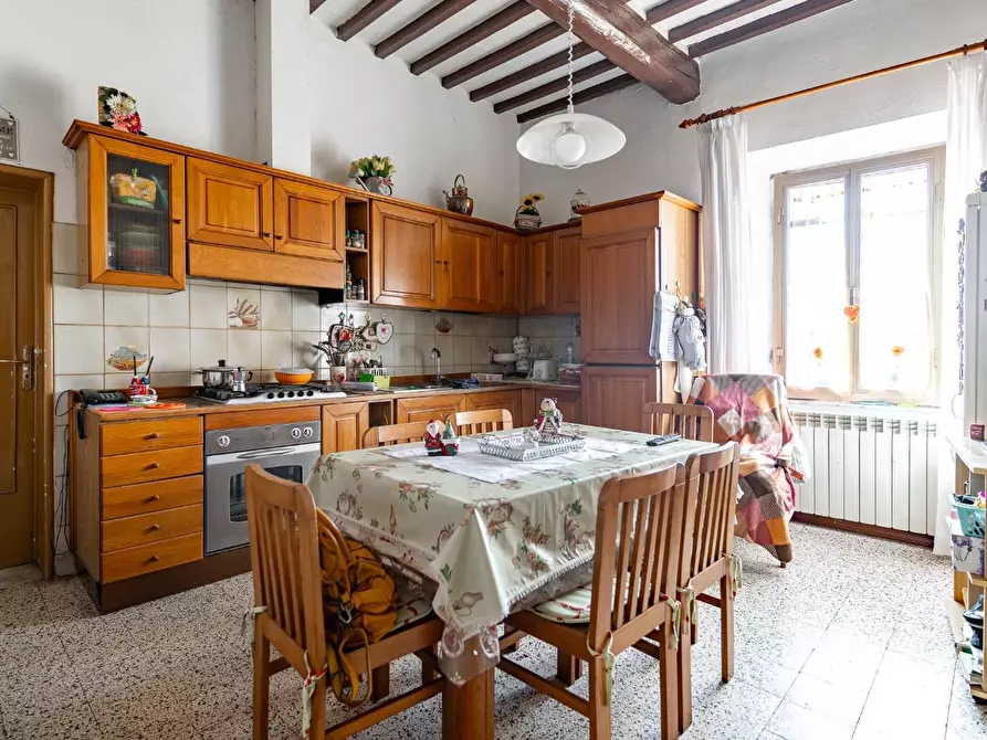 Immagine 20 di Palazzo in vendita  a Empoli