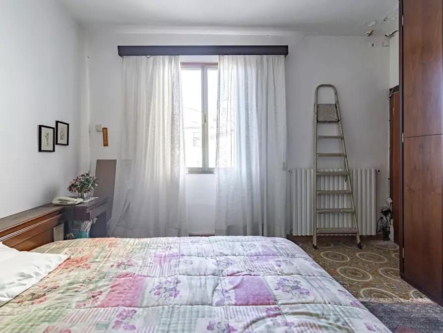 Immagine 14 di Palazzo in vendita  a Empoli