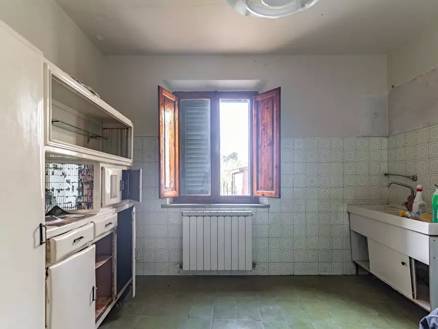 Immagine 4 di Palazzo in vendita  a Empoli