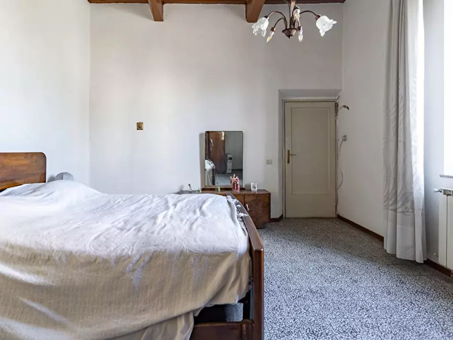 Immagine 9 di Palazzo in vendita  a Empoli