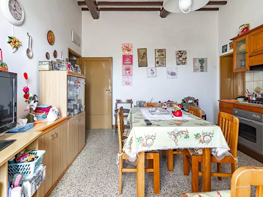 Immagine 19 di Palazzo in vendita  a Empoli