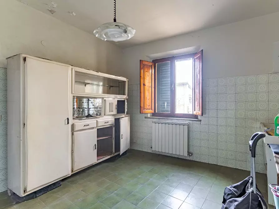 Immagine 6 di Palazzo in vendita  a Empoli