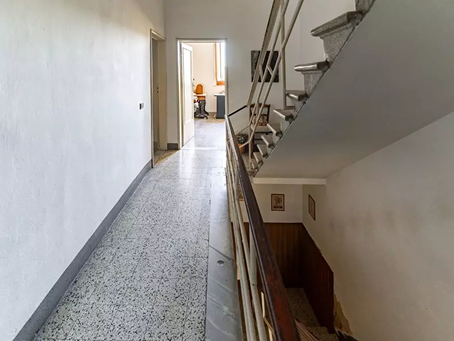 Immagine 25 di Palazzo in vendita  a Empoli