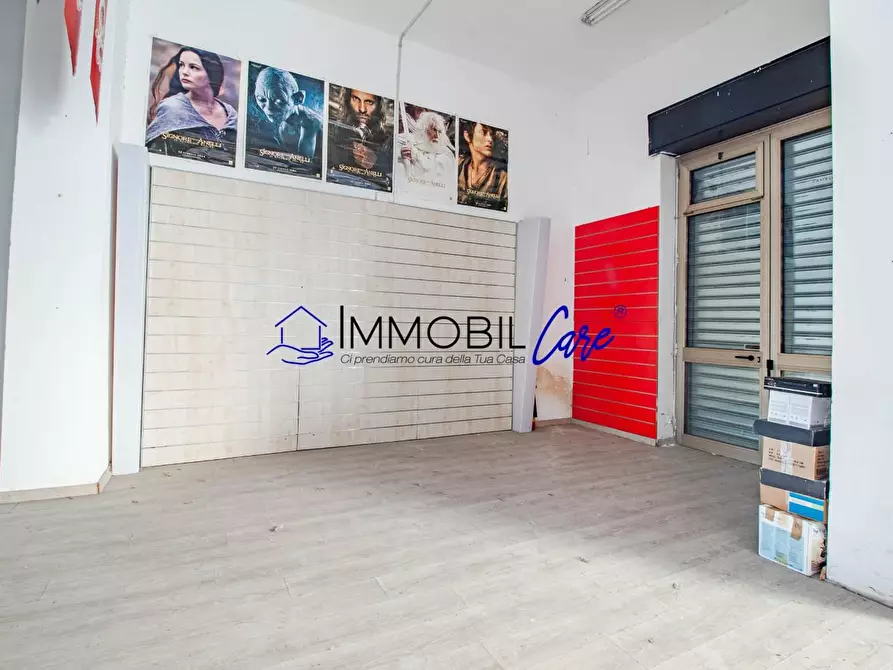 Immagine 6 di Locale commerciale in affitto  a Livorno