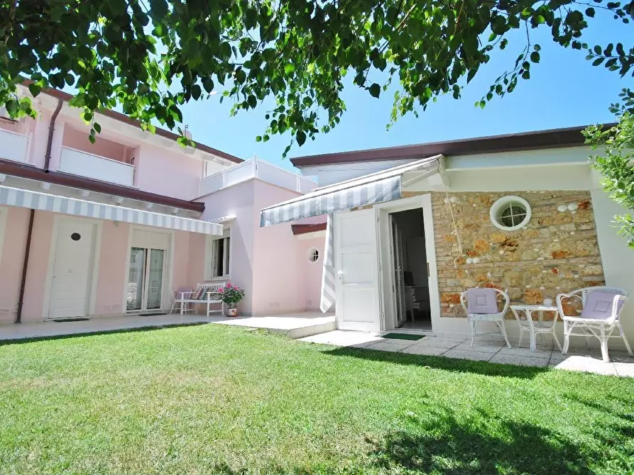 Immagine 2 di Casa indipendente in affitto  a Pietrasanta