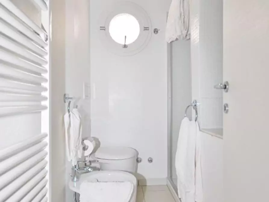 Immagine 29 di Casa indipendente in affitto  a Pietrasanta