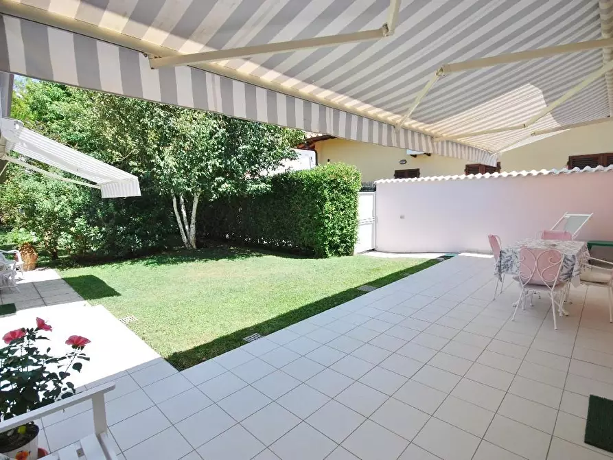 Immagine 6 di Casa indipendente in affitto  a Pietrasanta