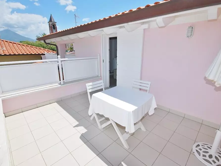 Immagine 26 di Casa indipendente in affitto  a Pietrasanta