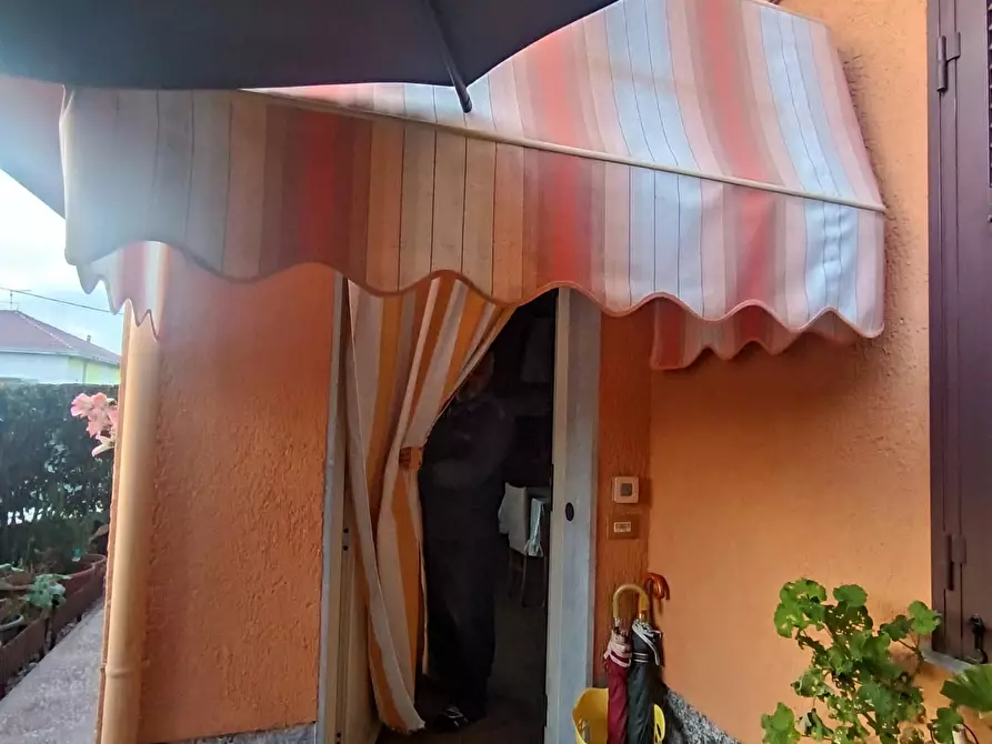 Immagine 4 di Villetta a schiera in vendita  a Massa