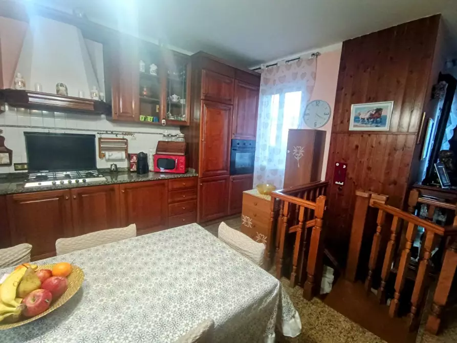 Immagine 7 di Villetta a schiera in vendita  a Massa