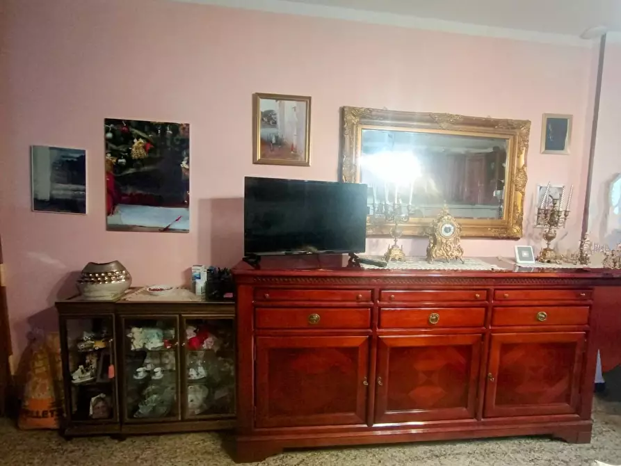 Immagine 10 di Villetta a schiera in vendita  a Massa