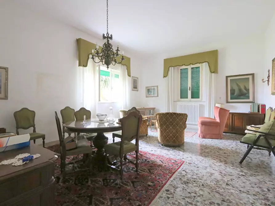 Immagine 1 di Casa bifamiliare in vendita  a Cascina