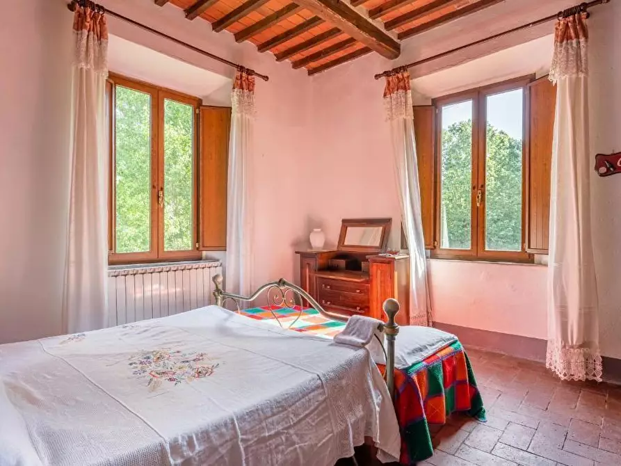 Immagine 21 di Villa in vendita  a Borgo A Mozzano