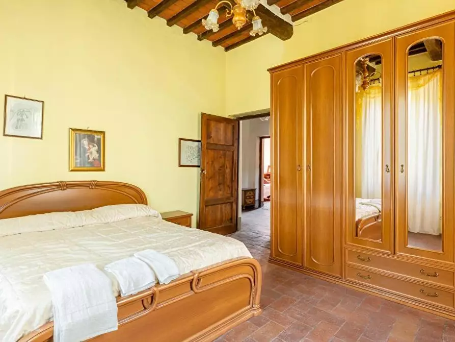 Immagine 17 di Villa in vendita  a Borgo A Mozzano