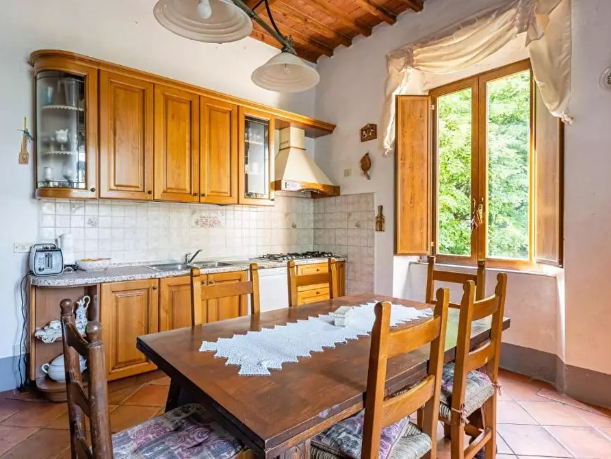 Immagine 9 di Villa in vendita  a Borgo A Mozzano