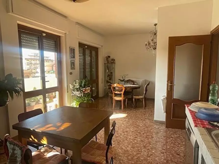 Immagine 5 di Appartamento in vendita  a Massa