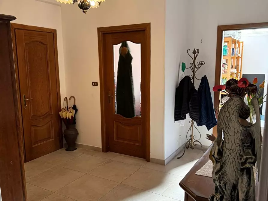 Immagine 3 di Appartamento in vendita  a Massa