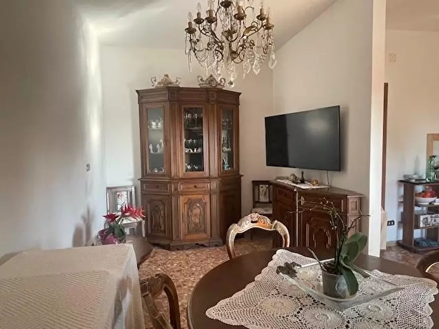 Immagine 22 di Appartamento in vendita  a Massa